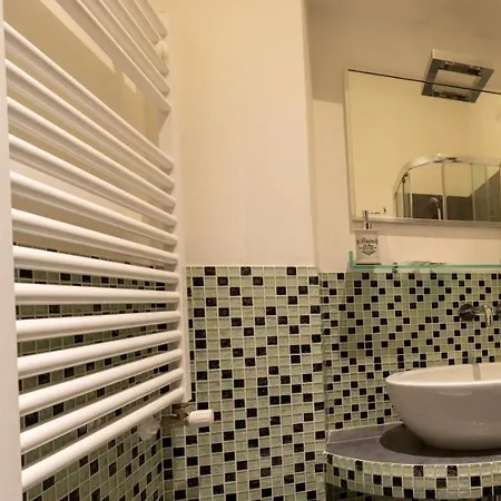 Cento Passi Dal Vaticano Roma