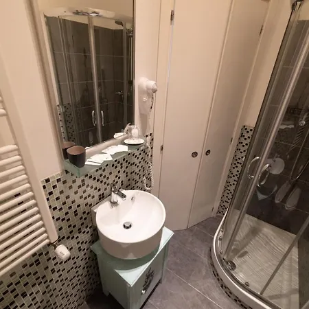 Alojamento de Acomodação e Pequeno-almoço Cento Passi Dal Vaticano 3*