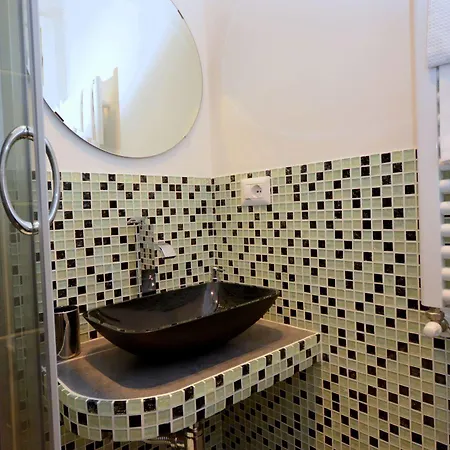 Cento Passi Dal Vaticano 3*