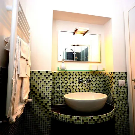 Cento Passi Dal Vaticano 3*