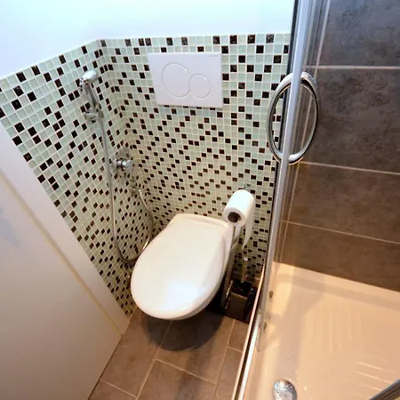 Cento Passi Dal Vaticano