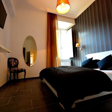 Cento Passi Dal Vaticano